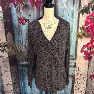 Lisa Rinna Collection purple and black v neck blouse, size XL, EUC